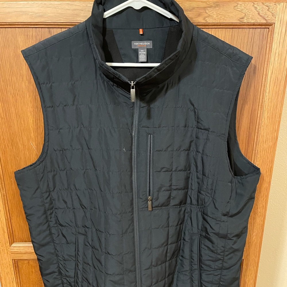 Like new Van Heusen Mens Traveler Vest XXL